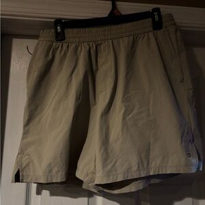 GAP Men's Athletic Shorts in Khaki